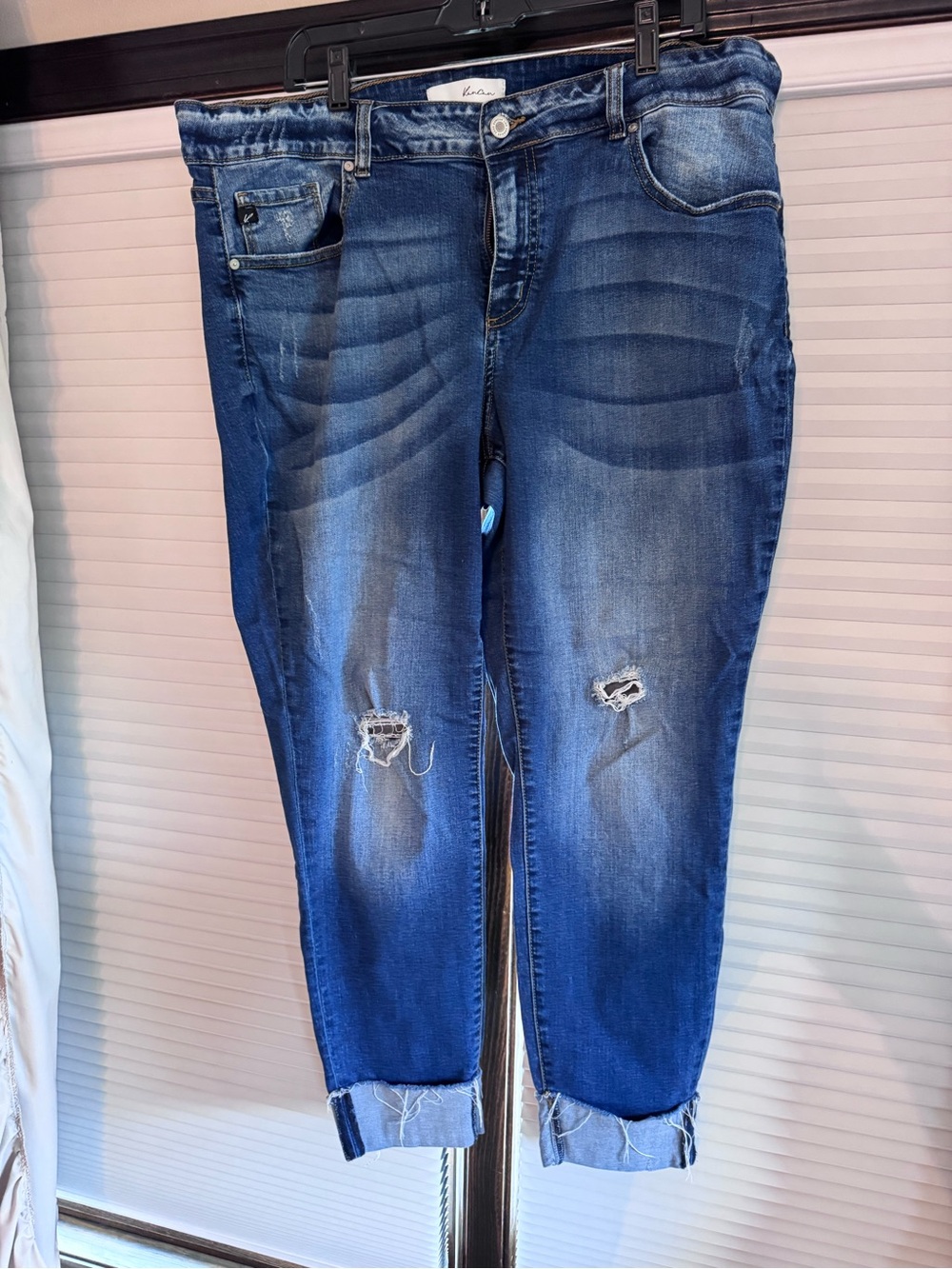 KanCan Blue Distressed Ankle Crop Jeans